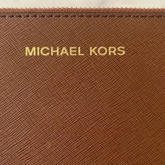 MICHAEL KORS WRISTLET - Picture 2 of 6